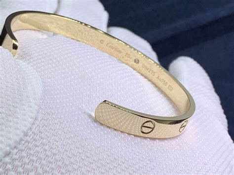 17 750 cartier crd 094835 price|cartier engraving bracelet.